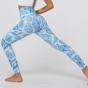 Brand new light blue seashell print leggings